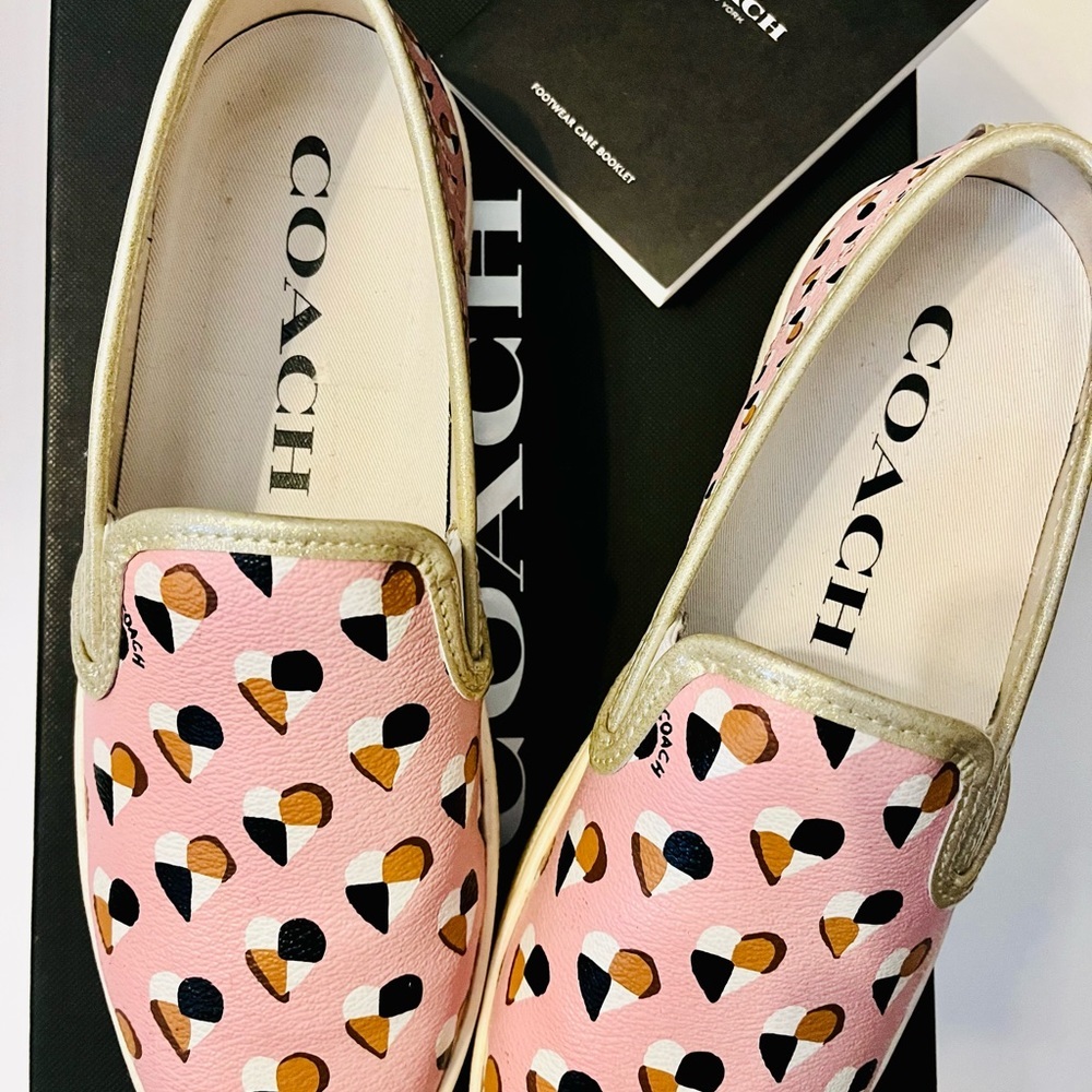 COACH BLUSH LEATHER SLIP ON HEARTS 💕 NWT Size 7 - Picture 2 of 5